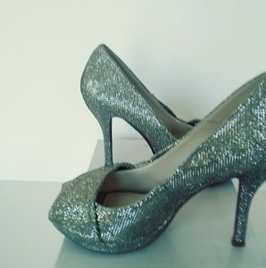 Size 7 metallic heels